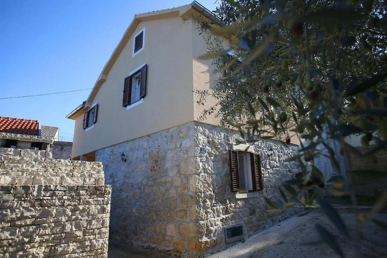 Holiday House Poljana Poljana  Holiday home Poljana (Ugljan)